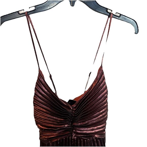 NEW Express BARE V NK PLEATED METALLIC MAXI  FIRED BRICK Mfg $148 Medium - Picture 4 of 12